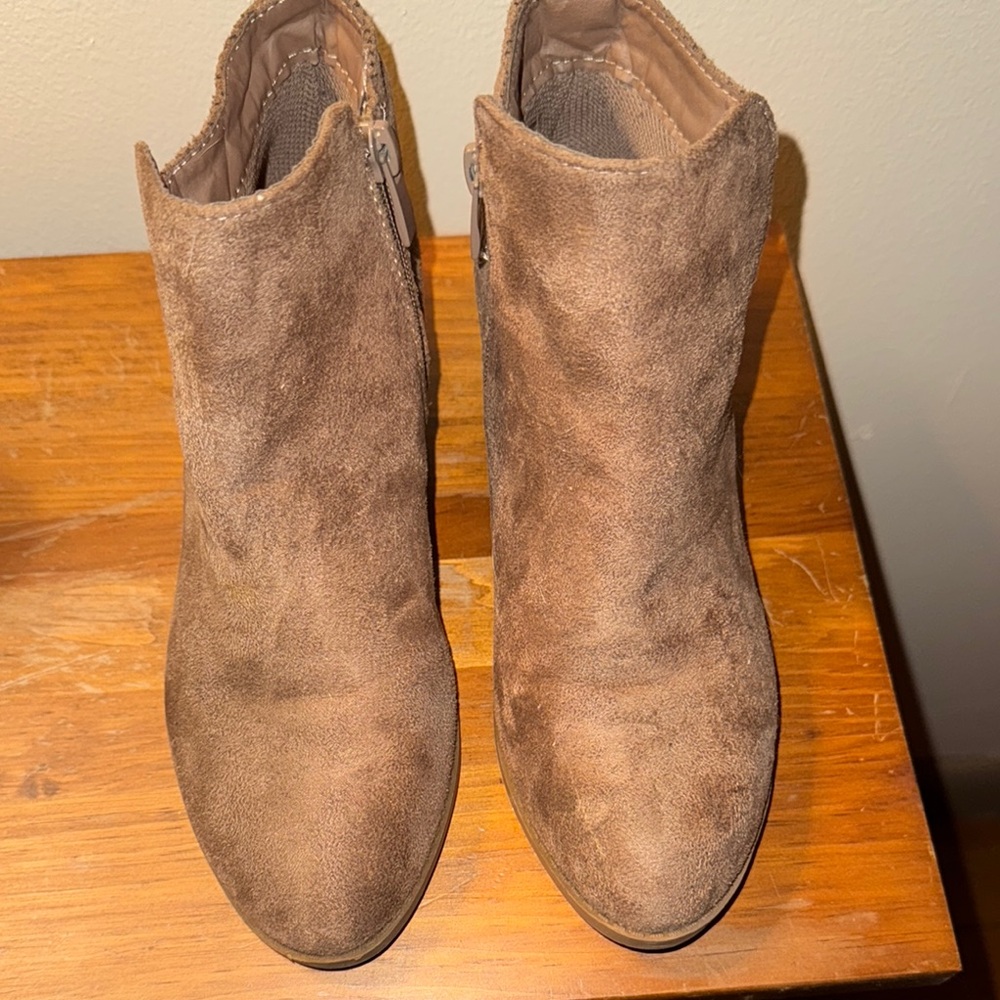 Brown Suede Ankle Boots with V-Shaped Opening